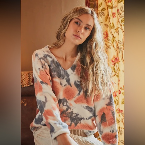 Boho tie dye print boxy sweater. - Picture 4 of 6